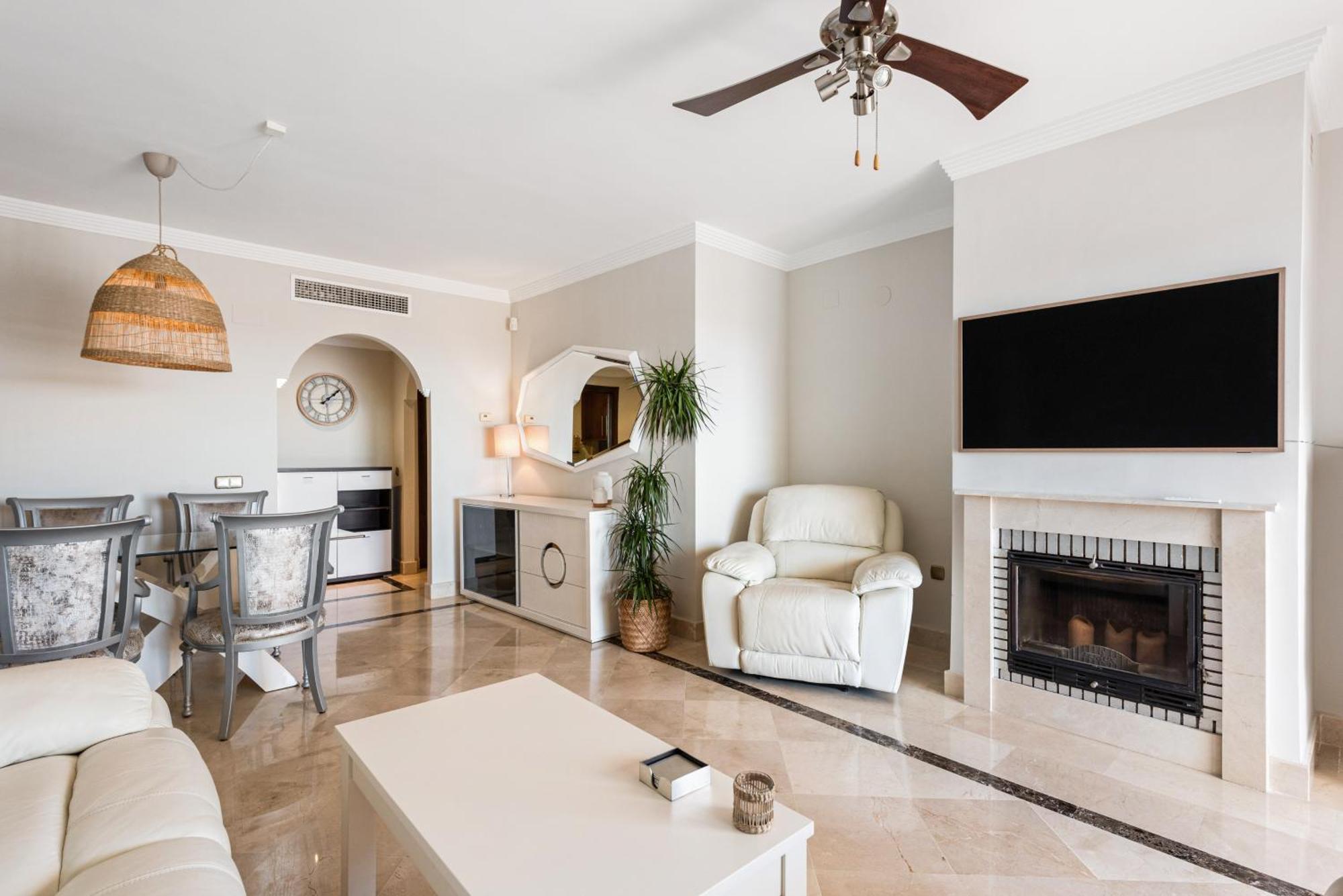 מיחאס Incredible Apartment With Sea Views And Balcony מראה חיצוני תמונה